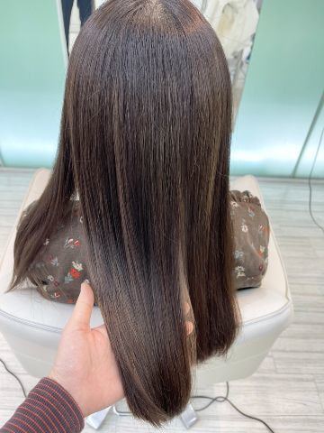 艶々でやめらかな手触りの仕上がりになりました・髪質改善トリートメントの施術後