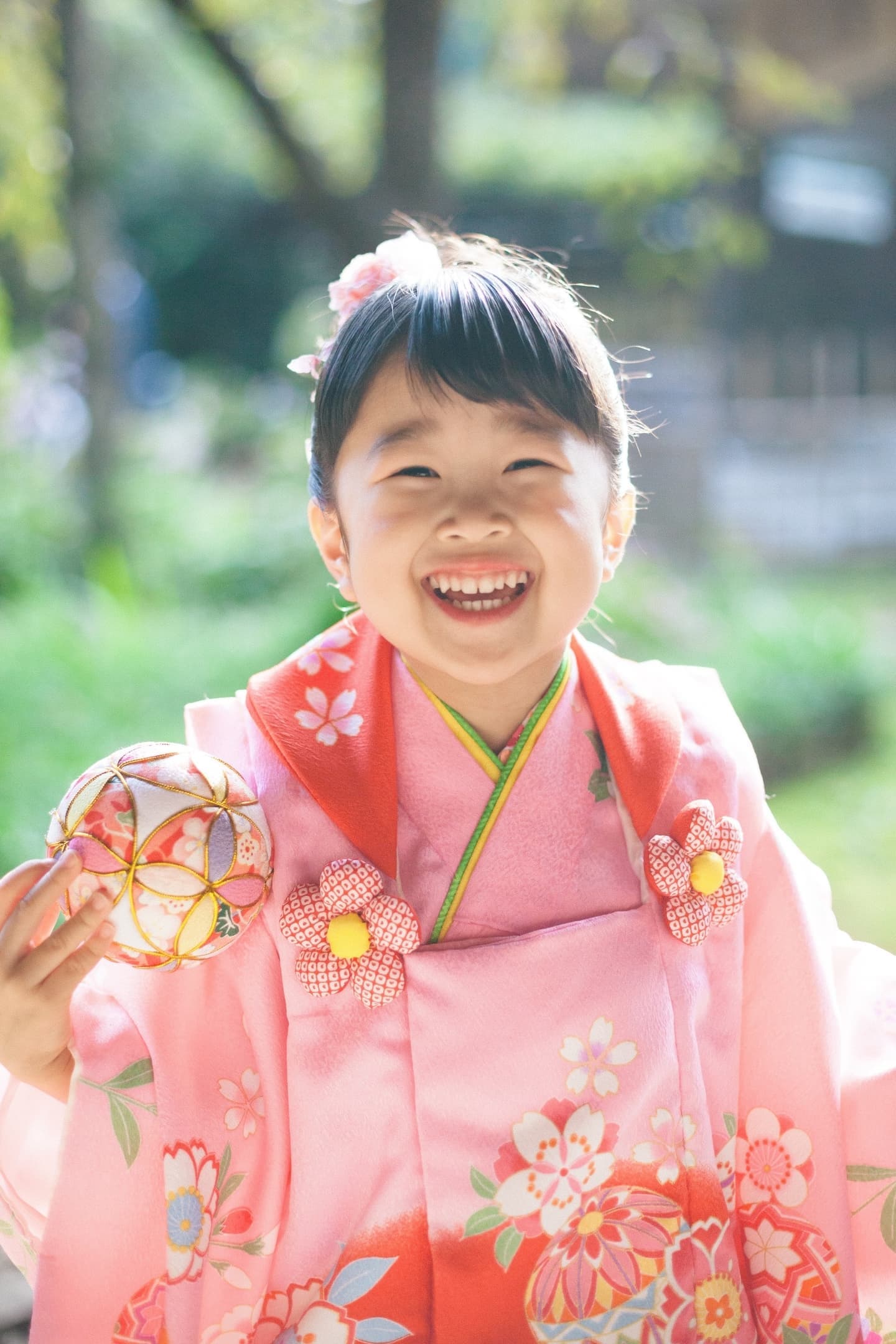 七五三の着付け。お子様の成長のお祝い、長寿の願いを込めて。@代々木八幡宮での出張撮影・美容室スプラッシュ