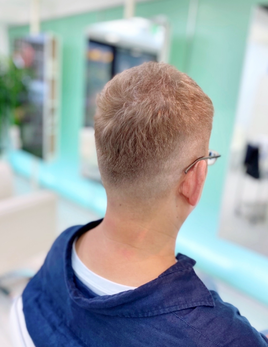 メンズのベージュヘアカラー
