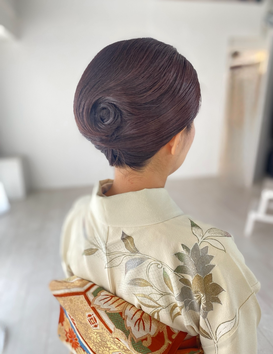 和服のヘアセットのヘアスタイル