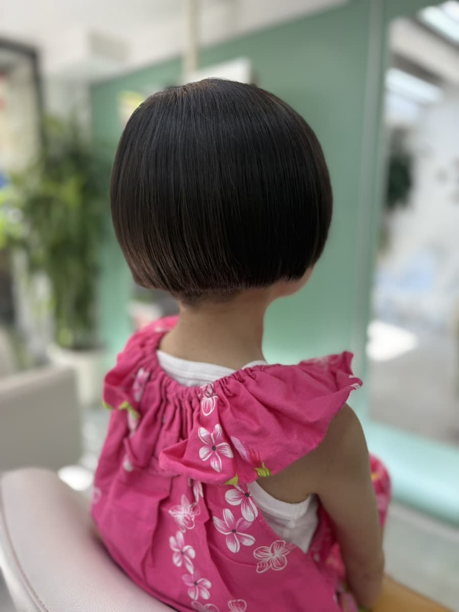 キッズカットの短めボブヘア