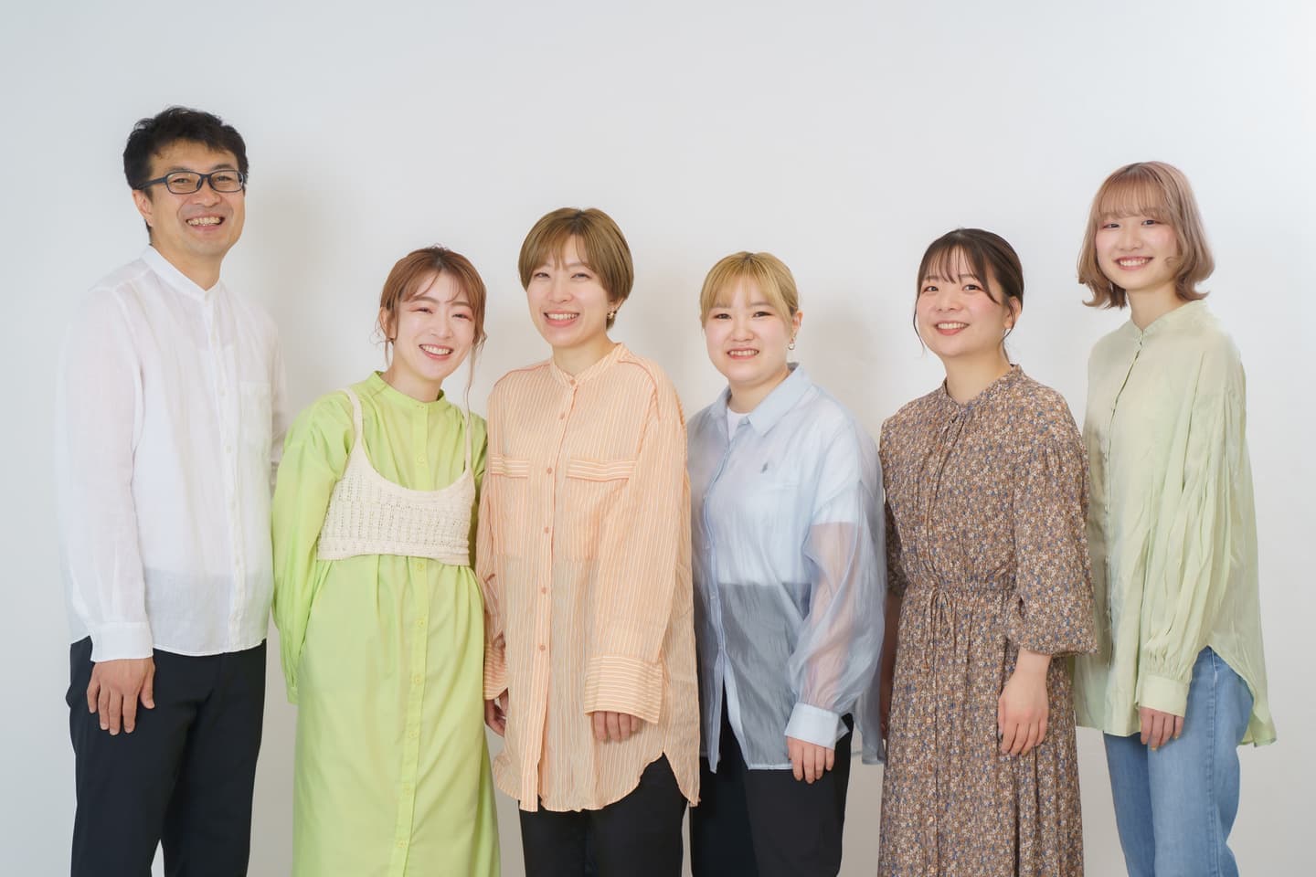代々木八幡・美容室スプラッシュのスタッフの集合写真